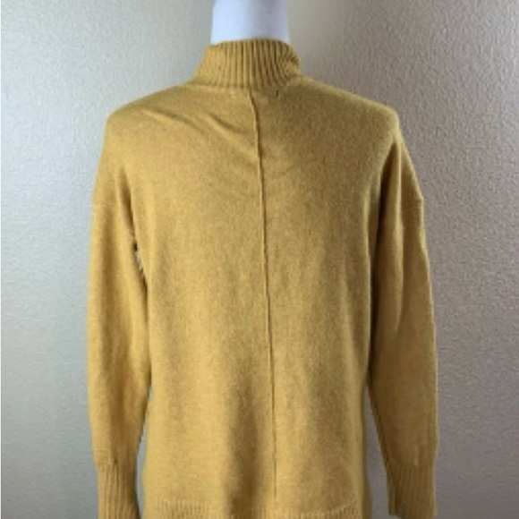 TAHARI Women’s Size Small Mock Neck Long Sleeve Sweater. - Picture 2 of 6